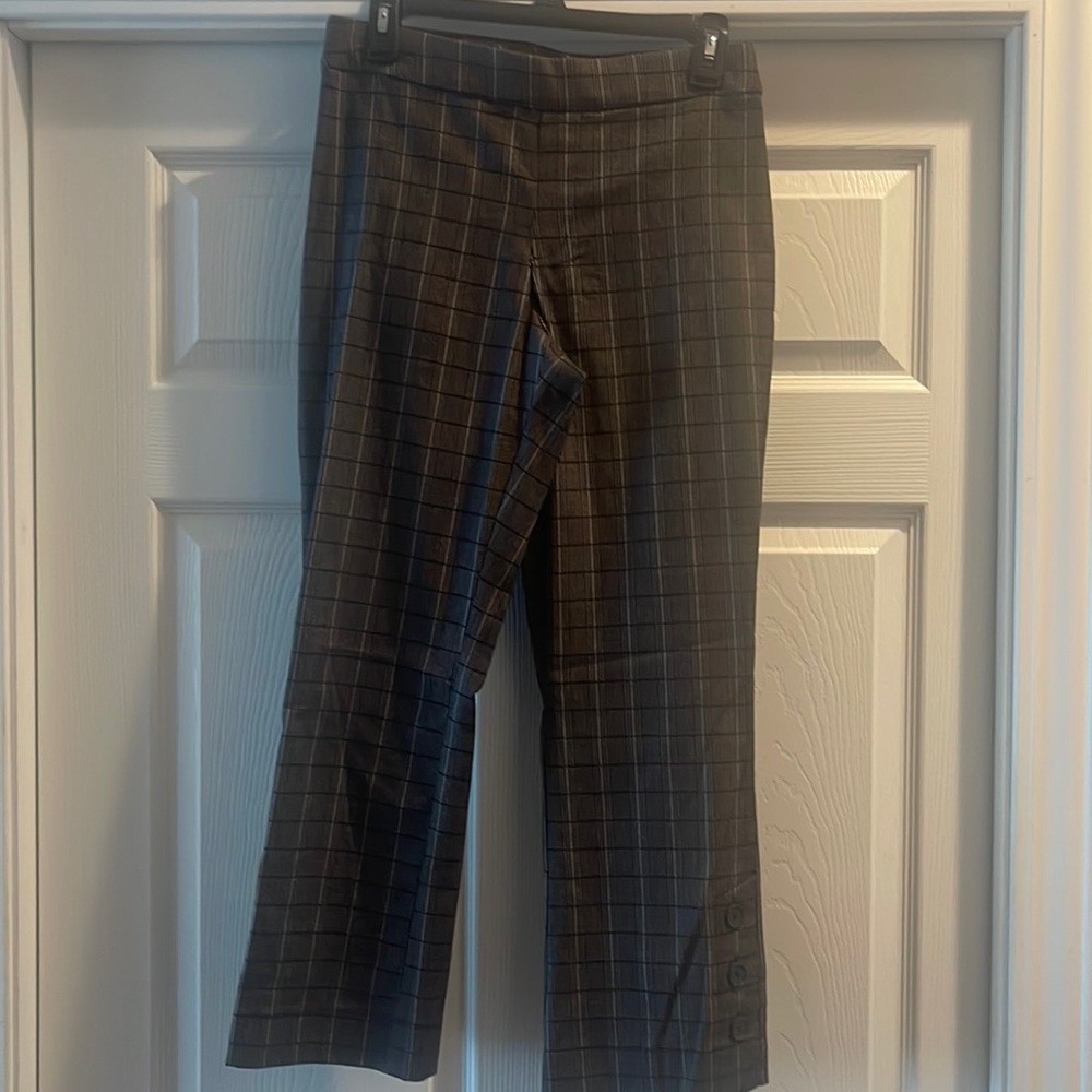 Vera wang crop pant with button detail at bottom. Plaid